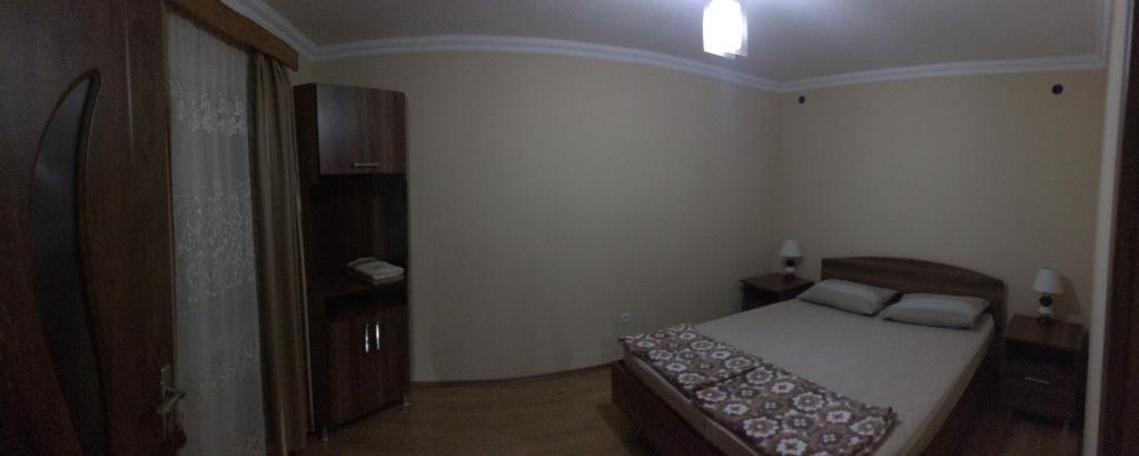 Mari Guest House Telavi Exteriör bild