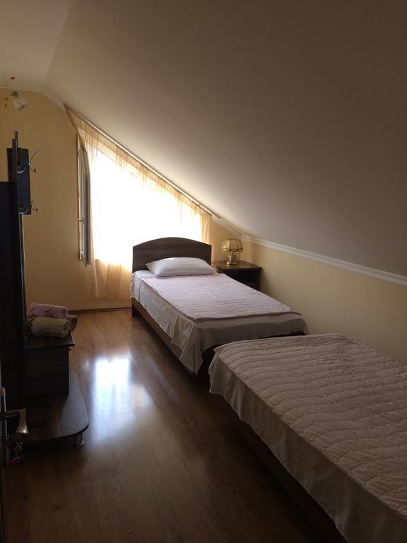 Mari Guest House Telavi Exteriör bild