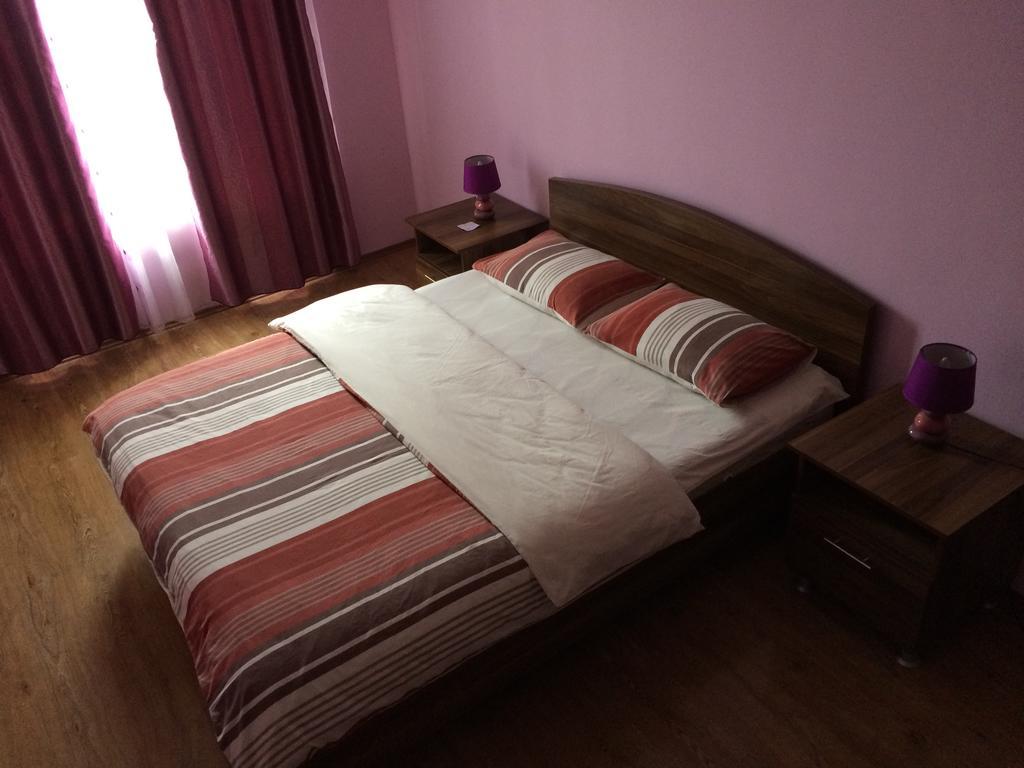 Mari Guest House Telavi Exteriör bild