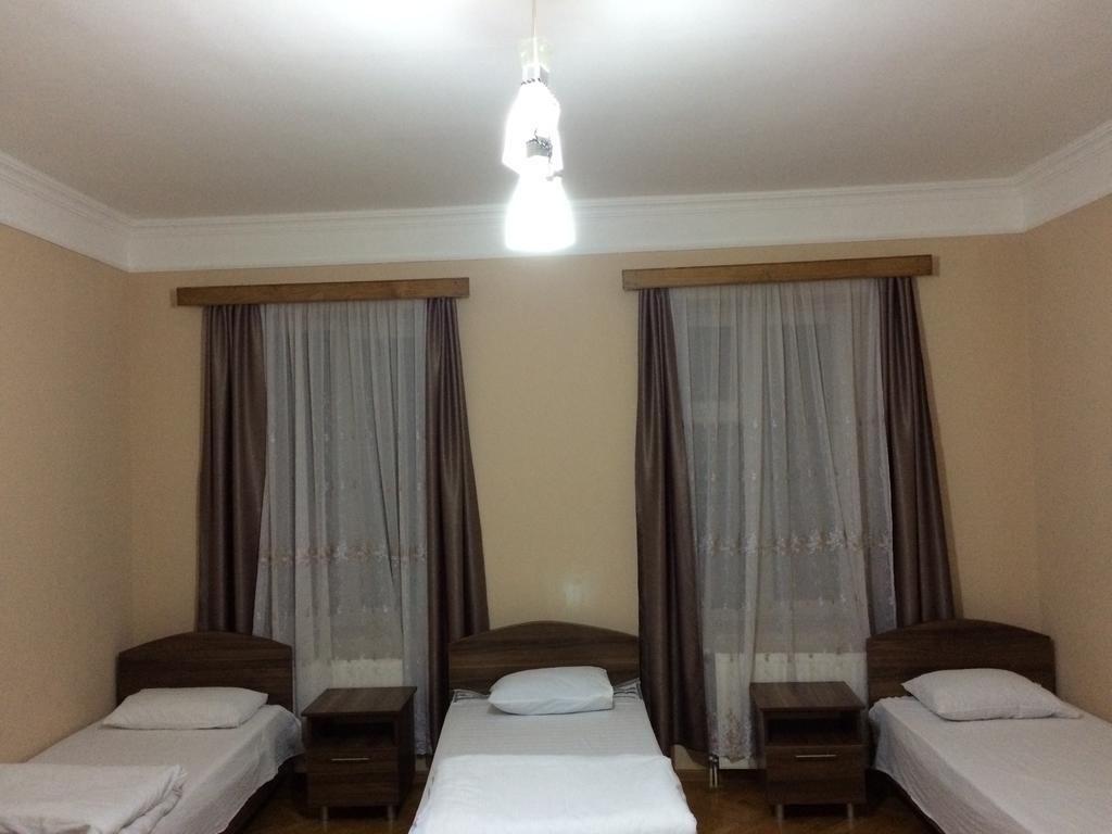Mari Guest House Telavi Exteriör bild