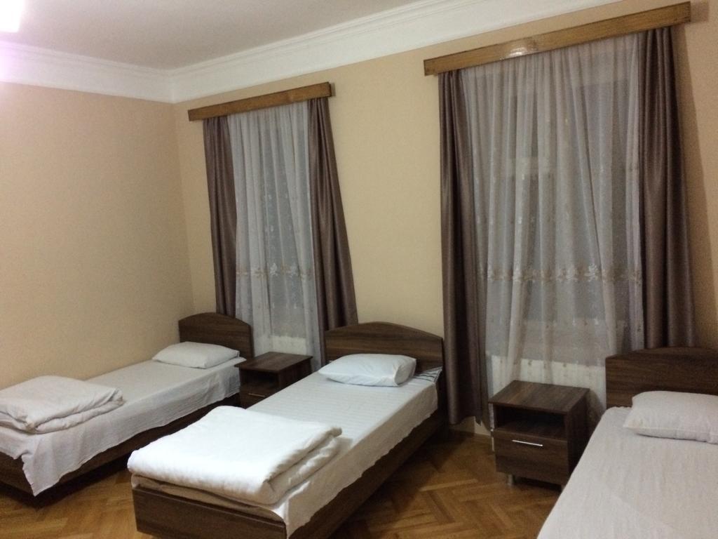 Mari Guest House Telavi Exteriör bild