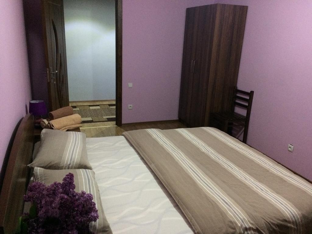 Mari Guest House Telavi Exteriör bild