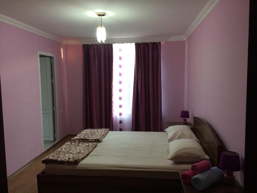 Mari Guest House Telavi Exteriör bild